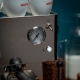 La Pavoni New Casa Bar Stål LPMCBS01EU Espressomaskine Inkl. Ascaso i-Mini I2 Espressokværn &amp; House of Barista Baristaudstyr